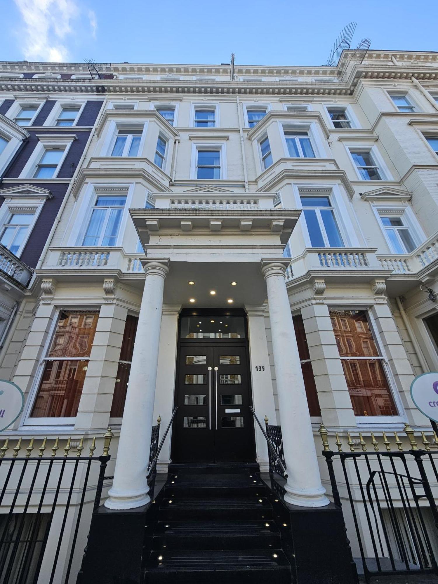 Cromwell Hotel London Exterior photo