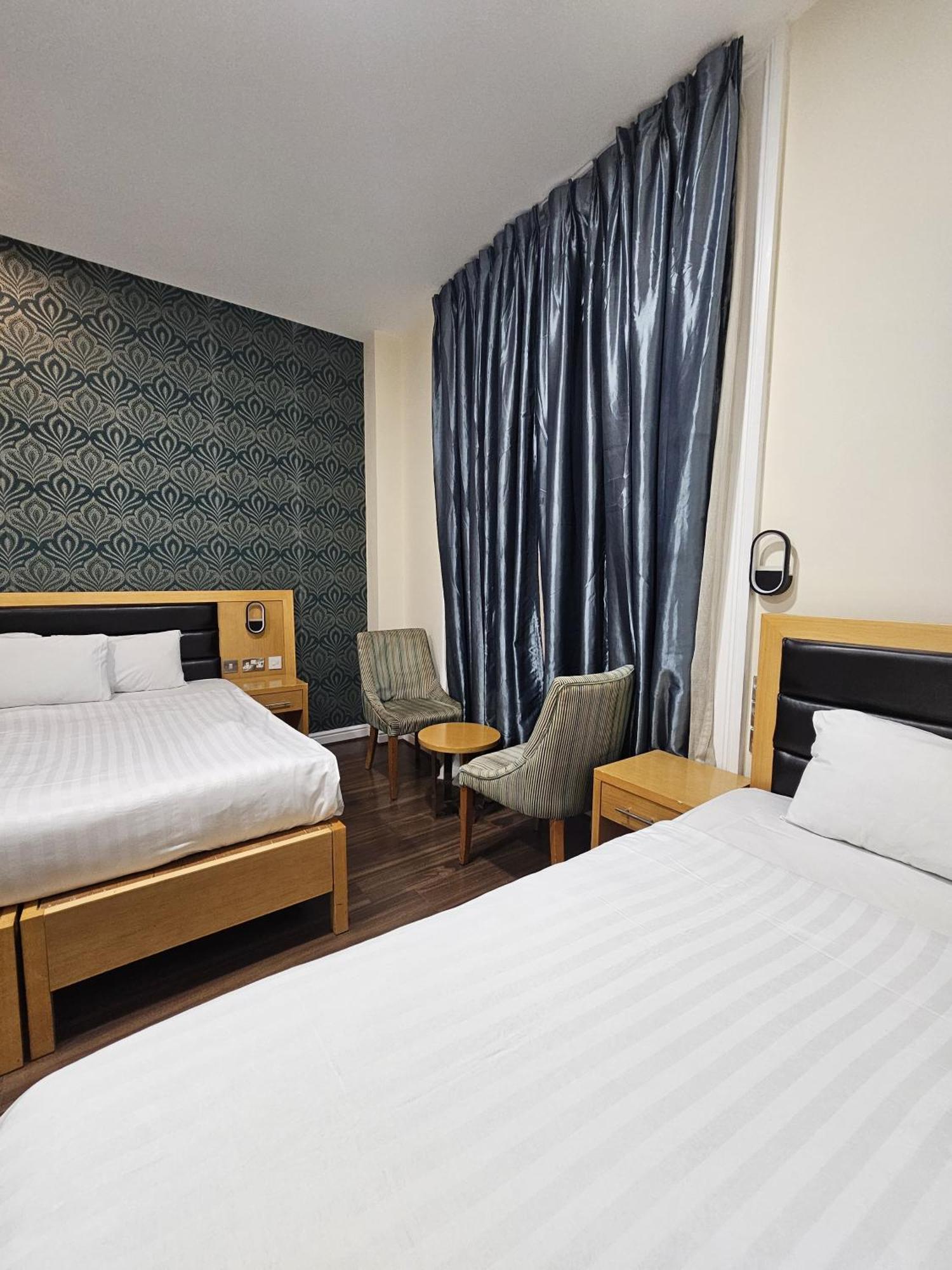 Cromwell Hotel London Exterior photo